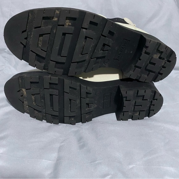 Old Navy White Chelsea Boots with Chunky Sole and Elastic Side Panels - Picture 5 of 12